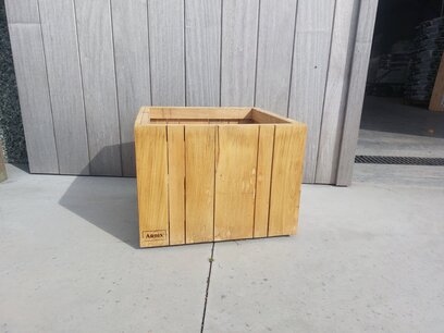 Plantenbak in Larix 49 x 49 x 37 cm - Stevig, Belgisch & duurzaam Plantenbak in Larix 49 x 49 x 37 cm - Stevig, Belgisch & duurzaam