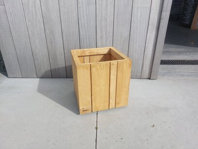 Plantenbak in Larix 36 x 36 x 37cm - Stevig, Belgisch & duurzaam Plantenbak in Larix 36 x 36 x 37cm - Stevig, Belgisch & duurzaam